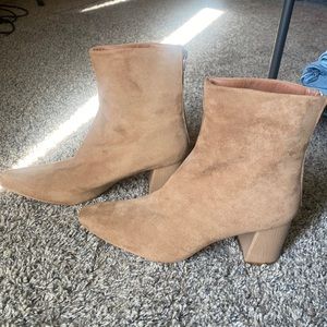 NWOT Vici booties